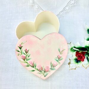 Hand Painted Christmas Jewelry Box Tole Roses on a Cardboard Heart w/Lid SPECIAL